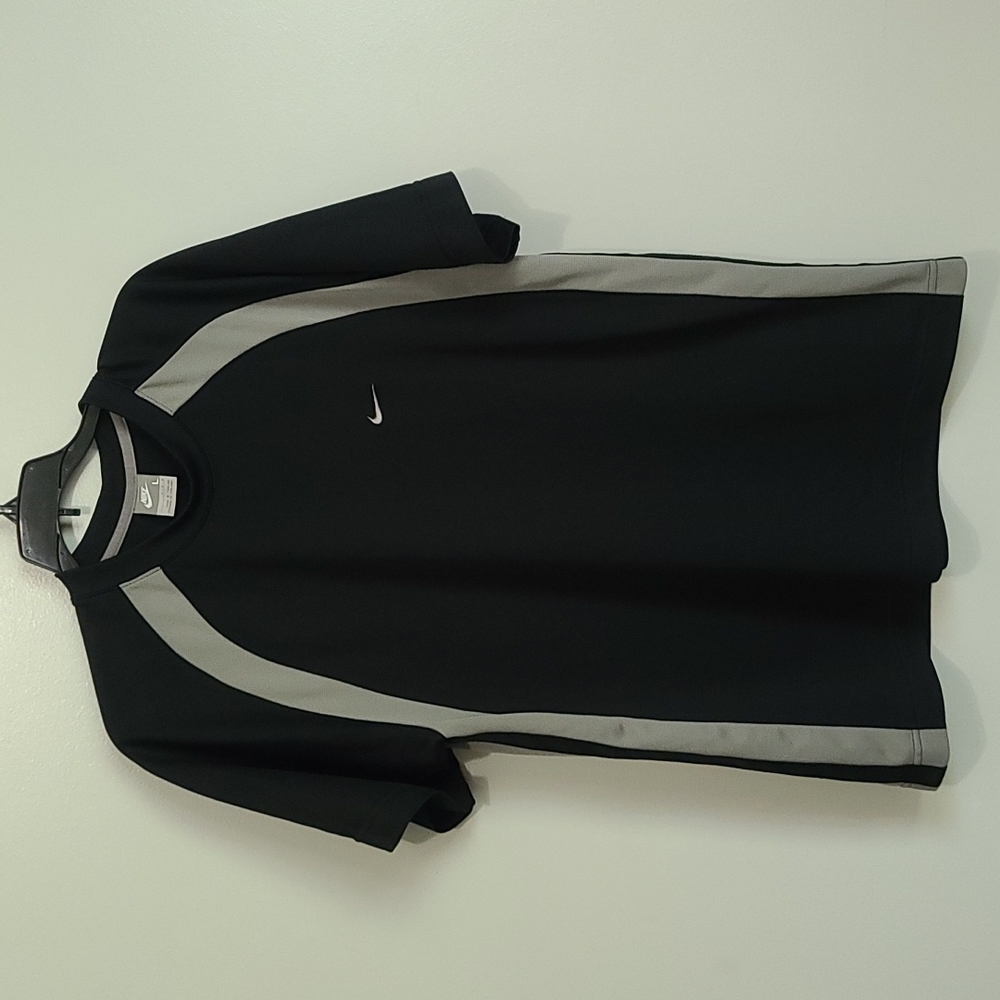 Nike Men's Large Short Sleeve Shirt